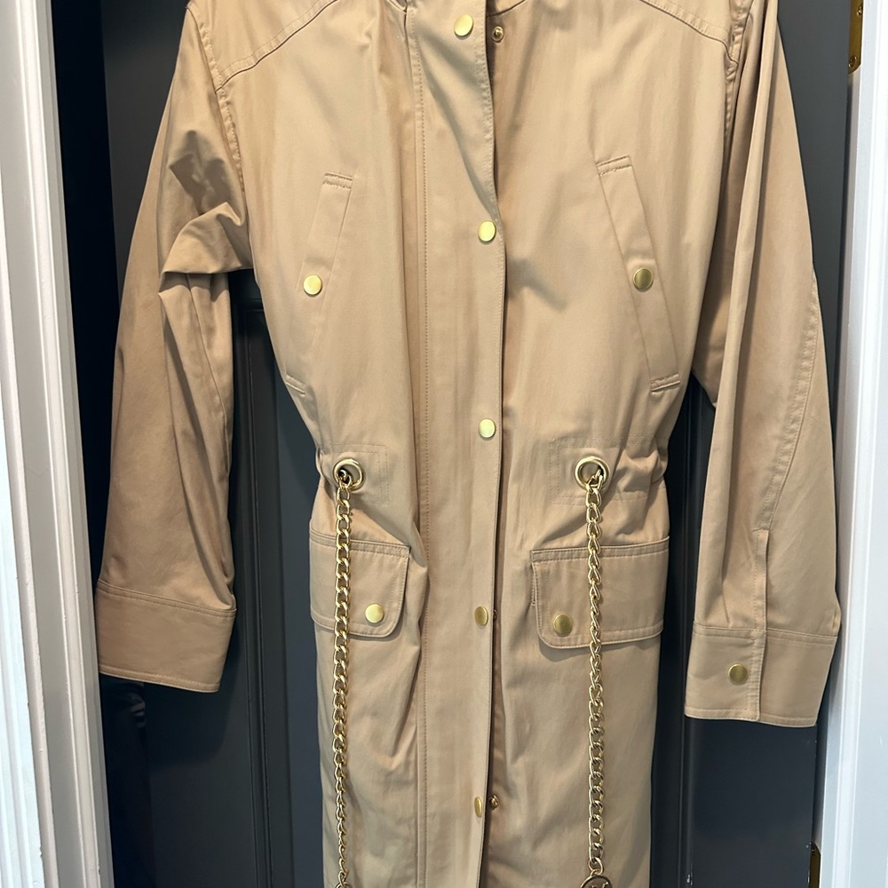 Michael Kors Stylish Tan Raincoat Coat with Gold Accents - Women XS